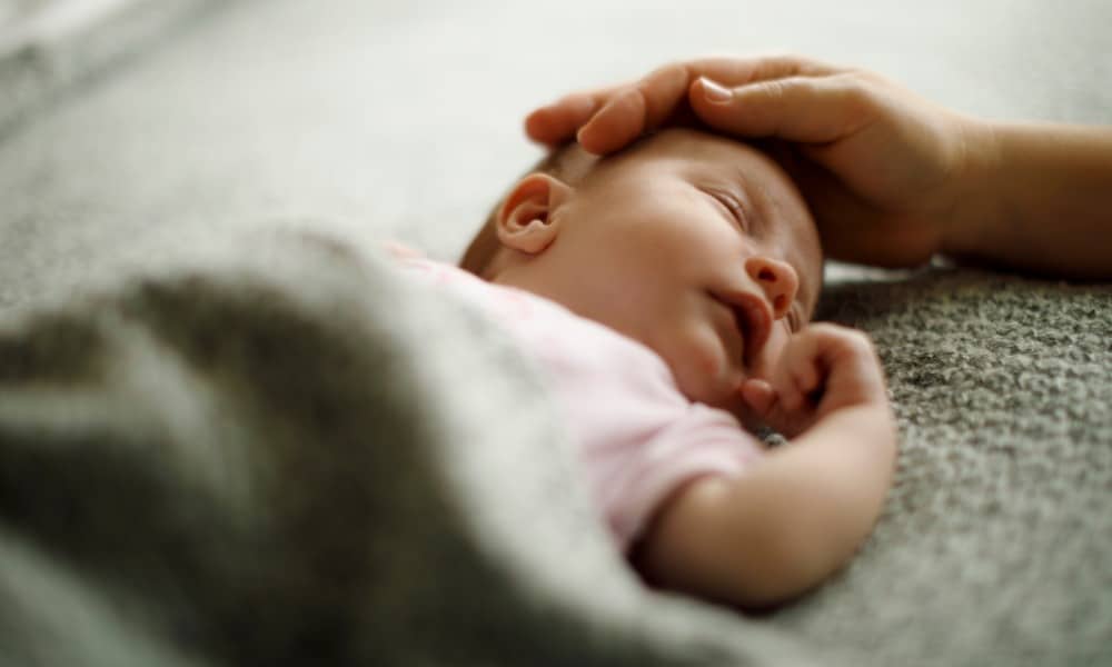 How to get a baby to sleep in 40 seconds